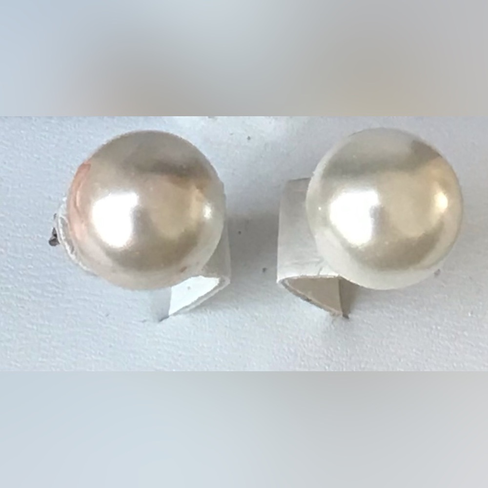 Costume Jewelry Pearl Earrings for Pierced Ears